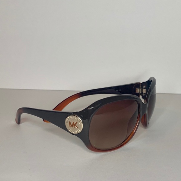 Michael Kors Accessories - Women’s Michael Kors Sunglasses 🕶